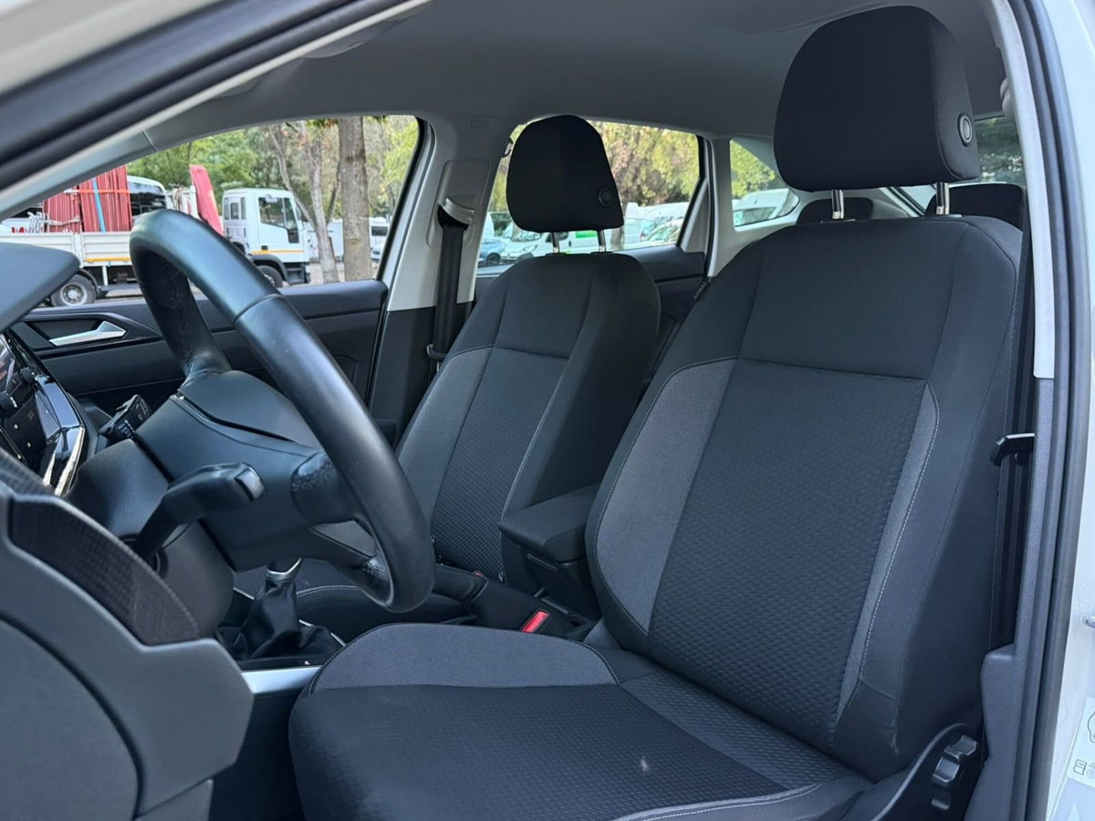 Volkswagen Taigo 1.0 tsi R-Line 95cv (7)