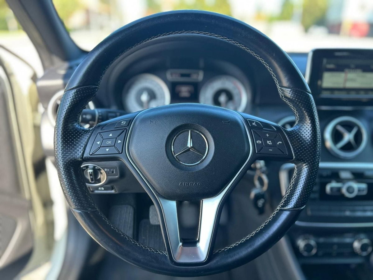 Mercedes-Benz Classe A 180 CDI Dark Night Edition (10)
