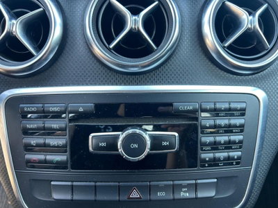 Mercedes-Benz Classe A 180 CDI Dark Night Edition (12)