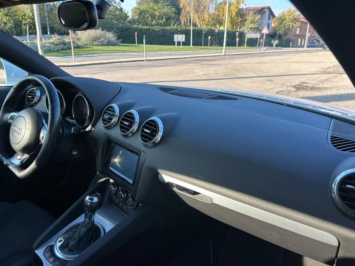Audi TT Coupé Coupe 45 2.0 tfsi quattro s-tronic (8)