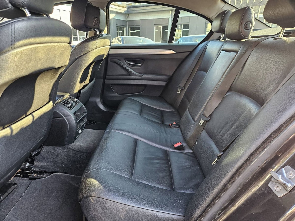 BMW Serie 5 520d Futura (8)