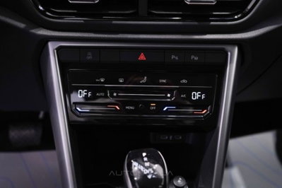 Volkswagen T-Roc 2.0 tdi Life 150cv dsg (17)