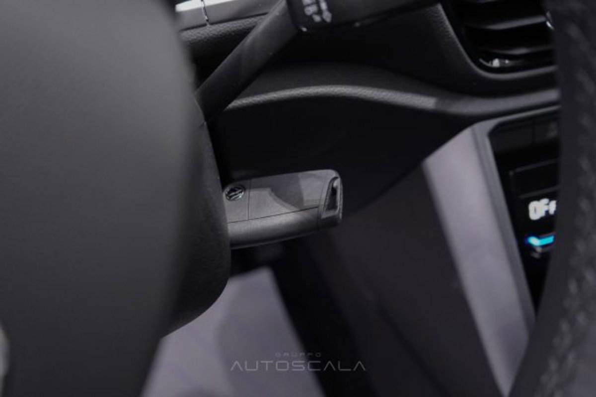 Volkswagen T-Roc 2.0 tdi Life 150cv dsg (20)