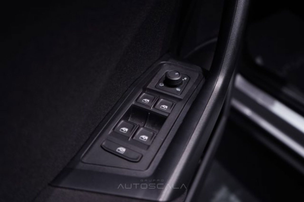Volkswagen T-Roc 2.0 tdi Life 150cv dsg (10)