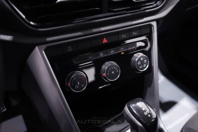 Volkswagen T-Roc 2.0 tdi Life 150cv dsg (17)