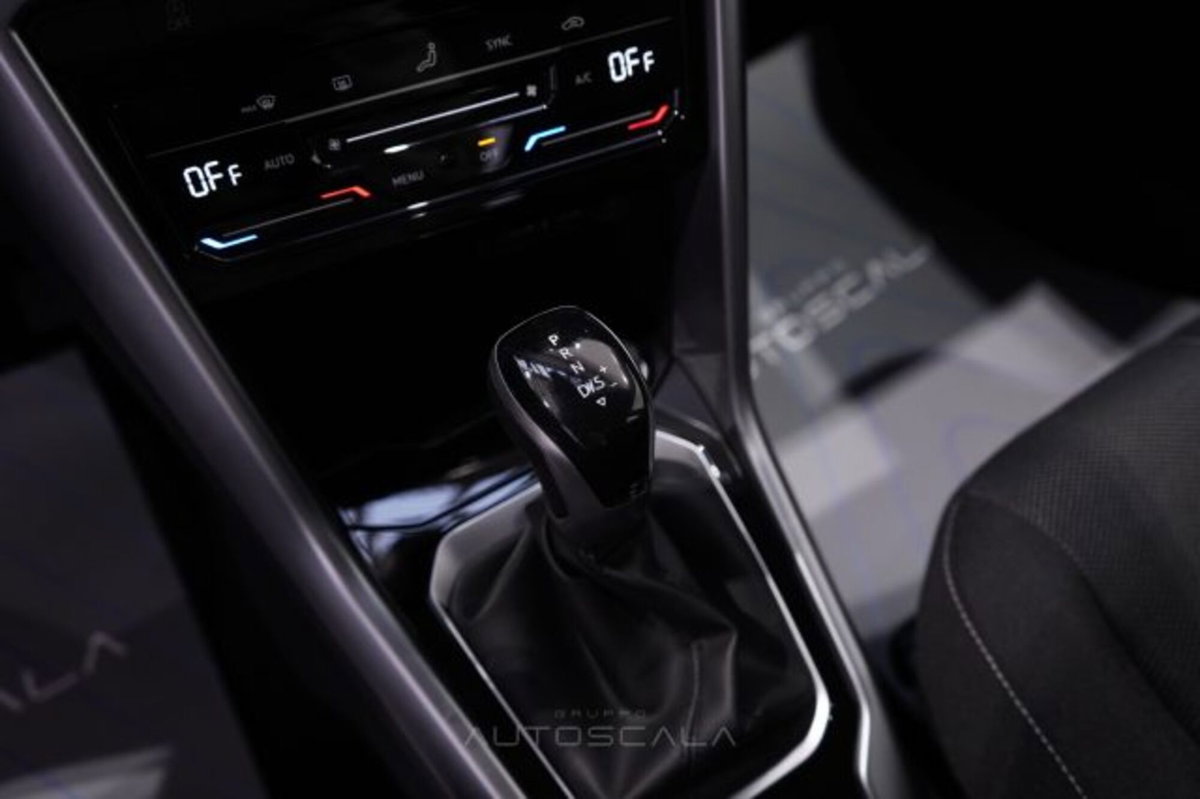 Volkswagen T-Roc 2.0 tdi Life 150cv dsg (18)