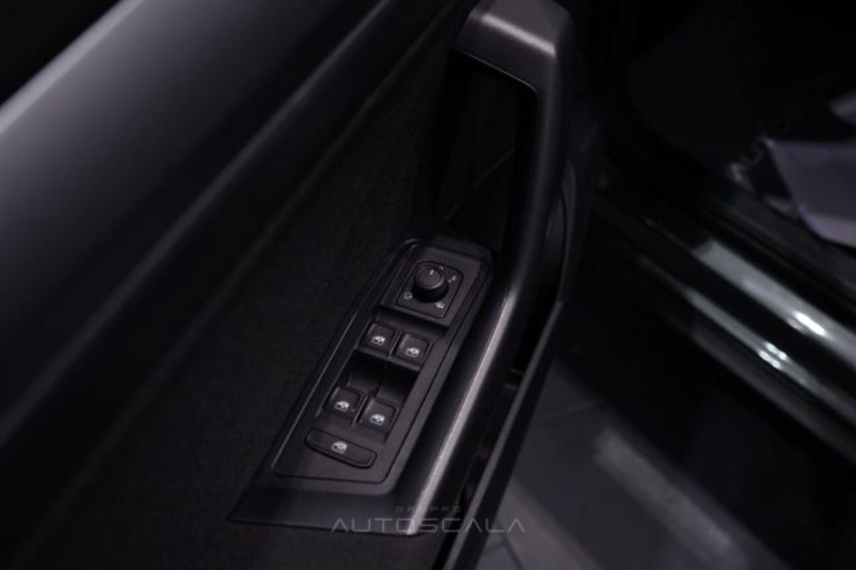 Volkswagen T-Roc 2.0 tdi Life 150cv dsg (10)