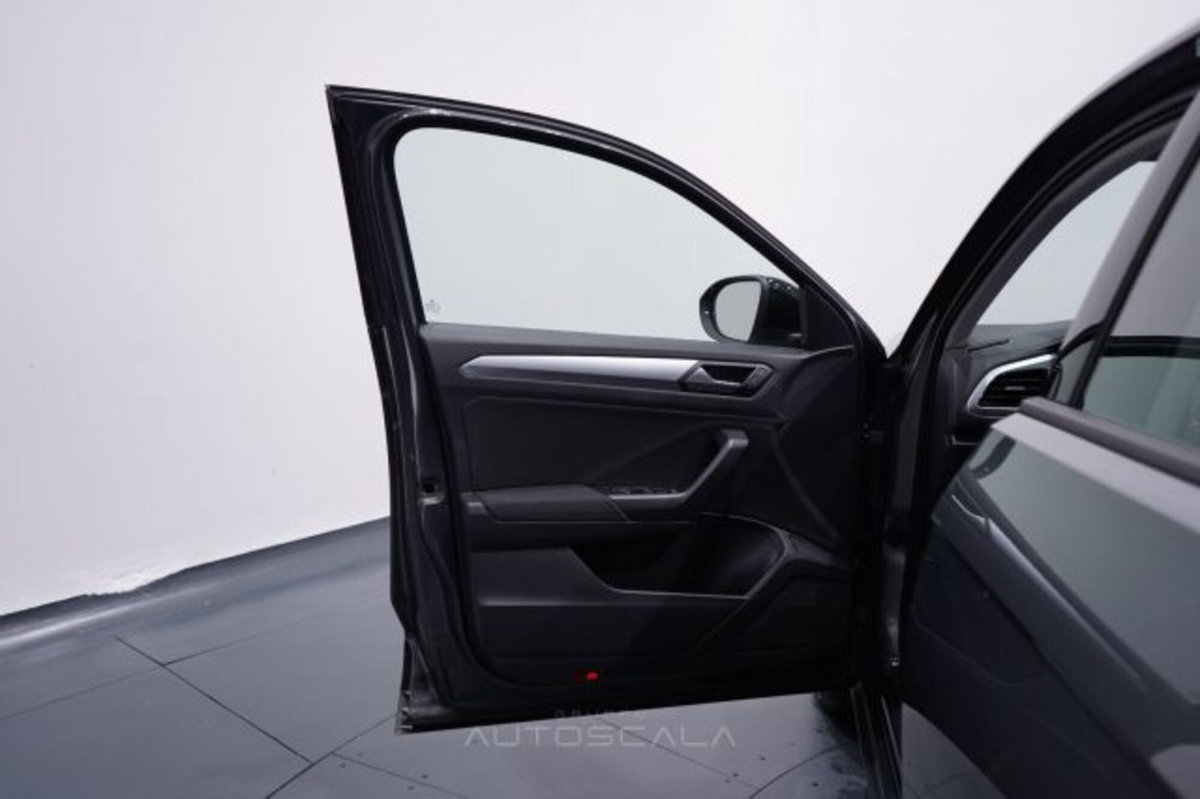 Volkswagen T-Roc 2.0 tdi Life 150cv dsg (9)