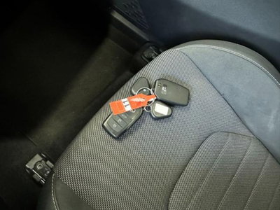 Toyota Toyota C-HR 1.8 hv Lounge fwd e-cvt (19)