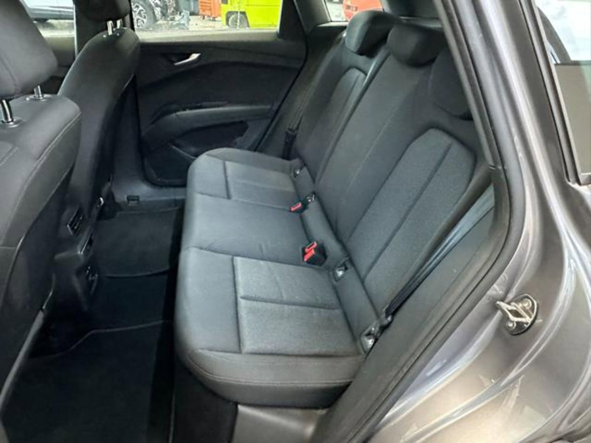 Audi Q4 Q4 50 e-tron quattro Business Advanced (14)