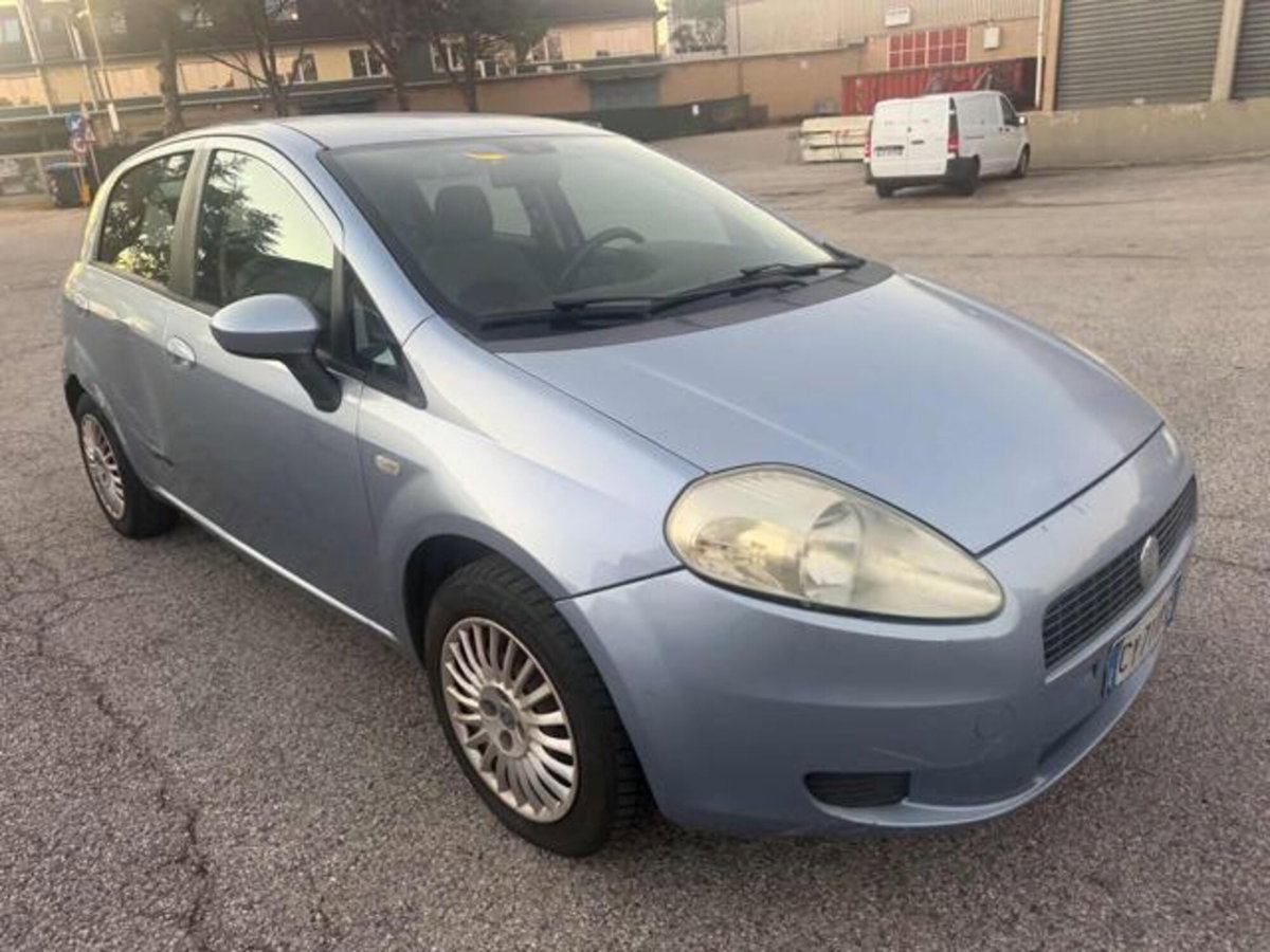 Fiat Grande Punto 1.3 MJT 75 CV 5 porte Dynamic (11)