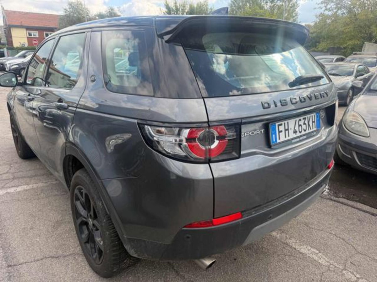 Land Rover Discovery Sport 2.0 TD4 150 CV HSE Luxury (8)