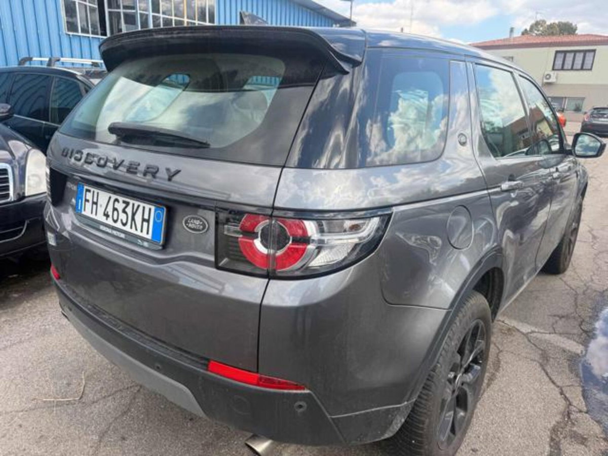 Land Rover Discovery Sport 2.0 TD4 150 CV HSE Luxury (13)