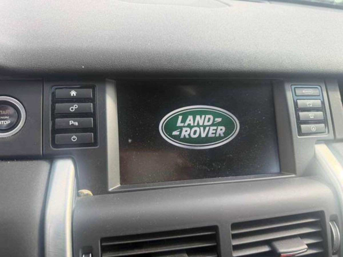 Land Rover Discovery Sport 2.0 TD4 150 CV HSE Luxury (2)