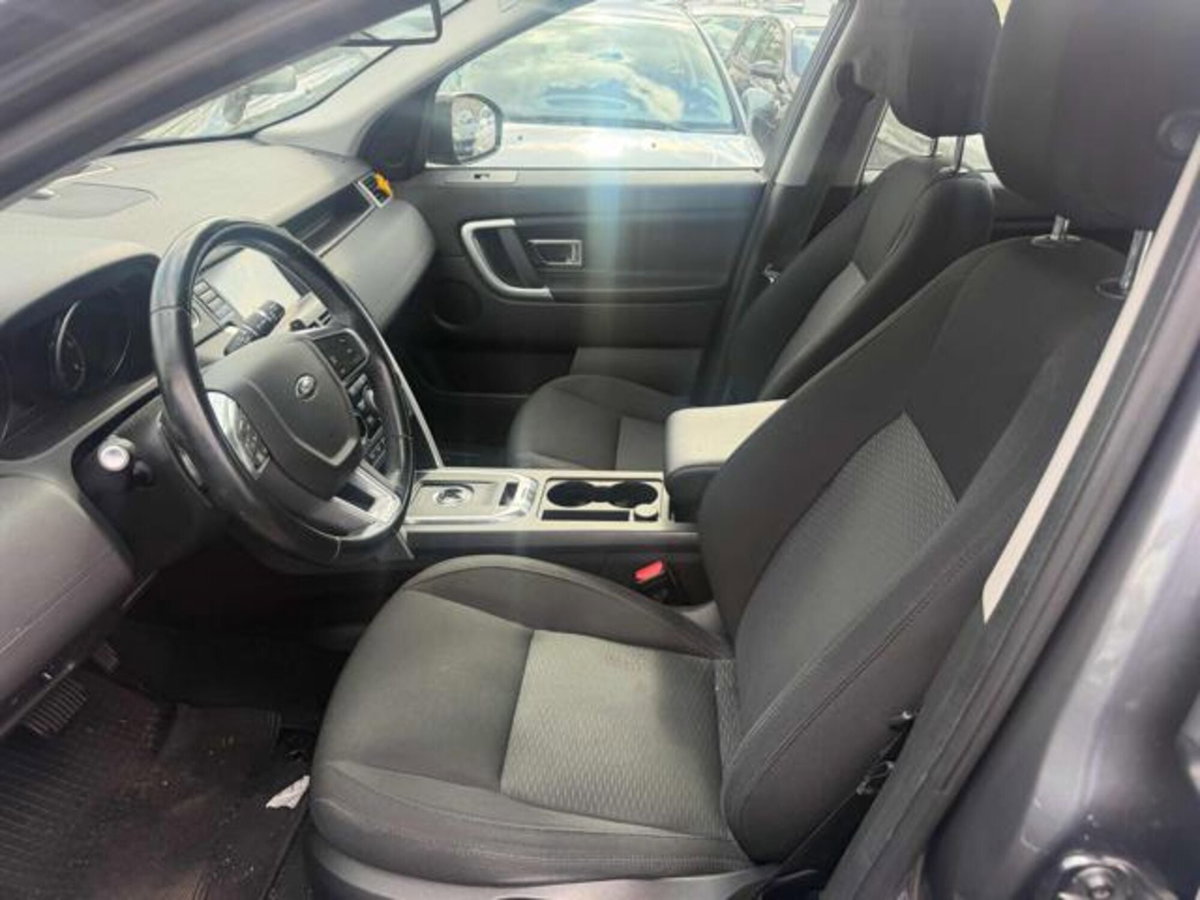 Land Rover Discovery Sport 2.0 TD4 150 CV HSE Luxury (6)