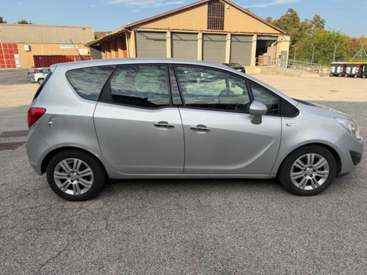 Opel Meriva 1.3 CDTI 95CV ecoFLEStart&Stop Cosmo (11)