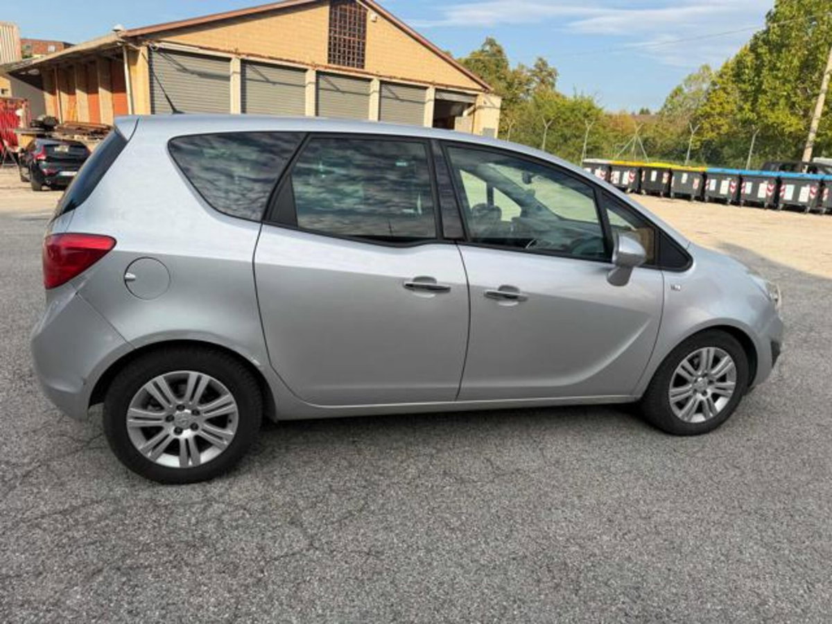 Opel Meriva 1.3 CDTI 95CV ecoFLEStart&Stop Cosmo (8)