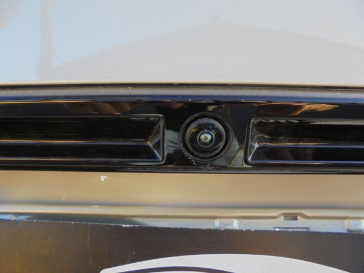 Peugeot 2008 1.2 hybrid Allure 145cv e-dcs6 (17)