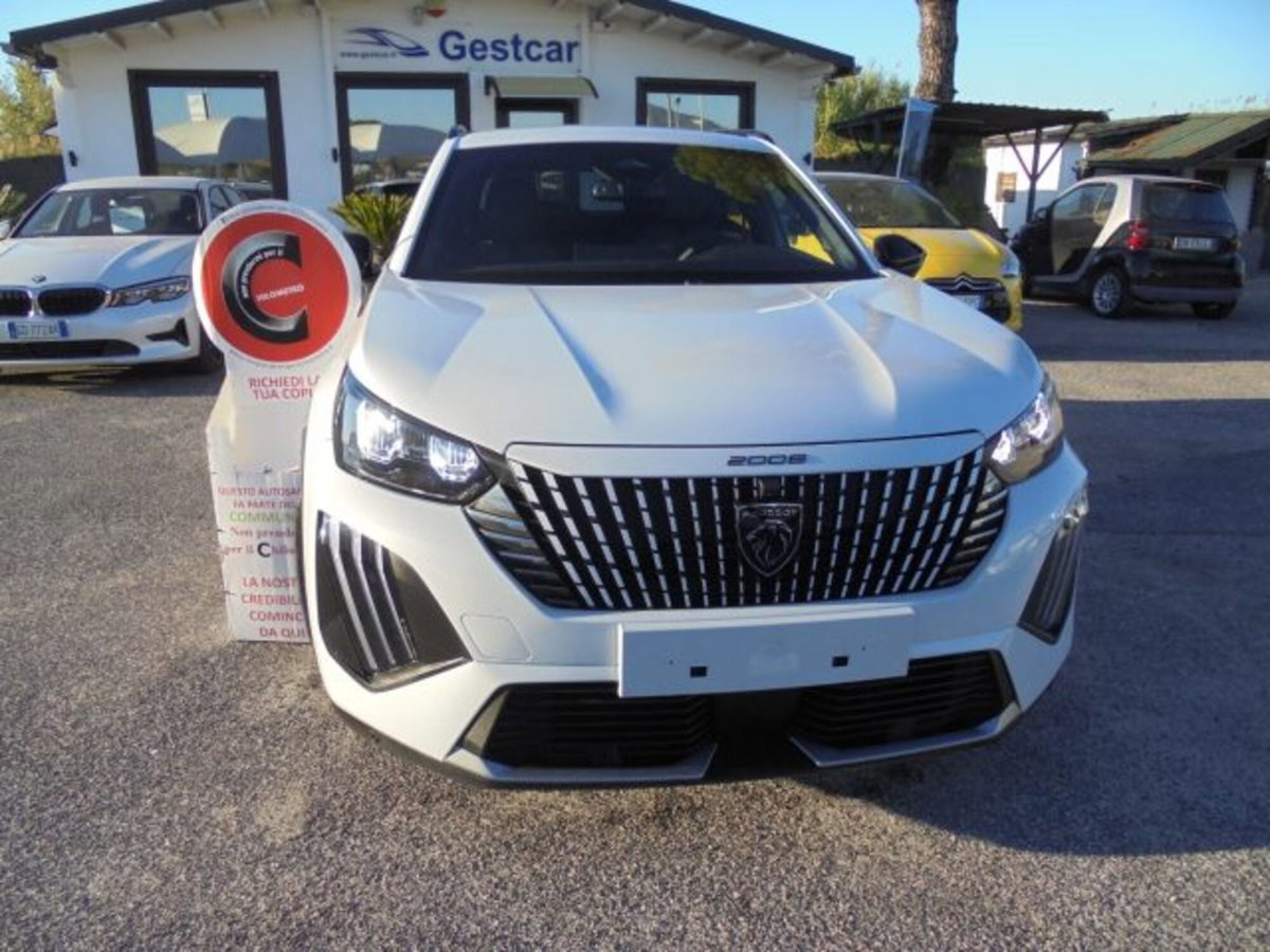 Peugeot 2008 1.2 hybrid Allure 145cv e-dcs6 (3)