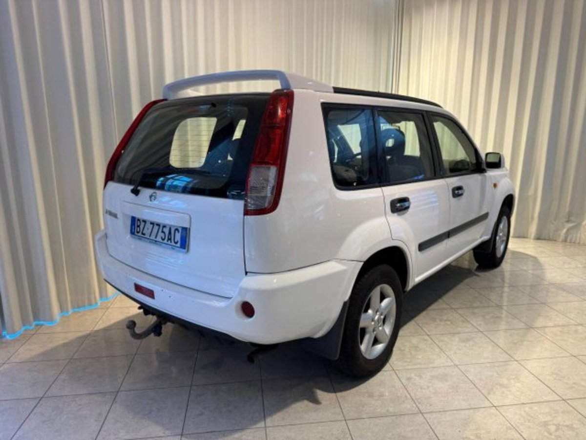 Nissan X-Trail 2.0 16V Adventure (2)