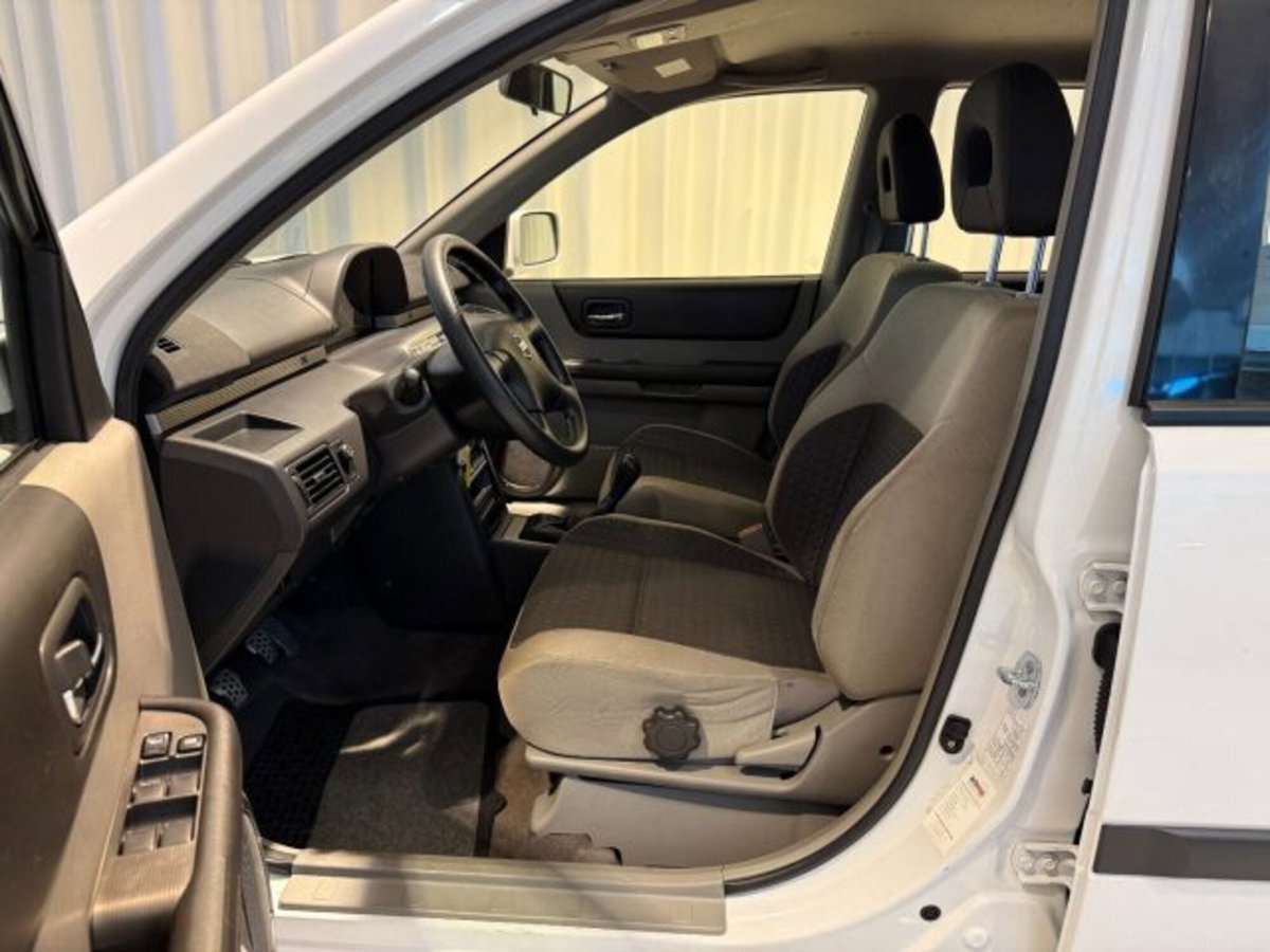Nissan X-Trail 2.0 16V Adventure (3)