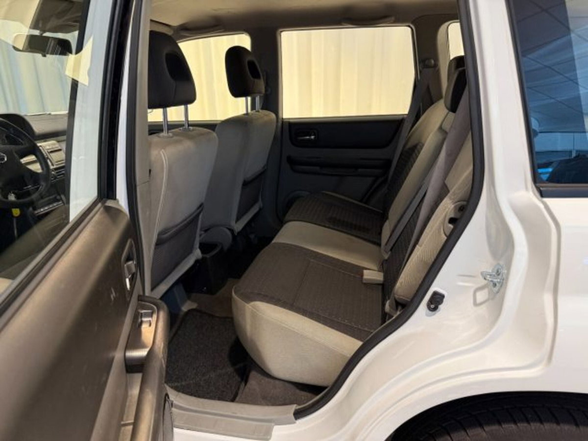 Nissan X-Trail 2.0 16V Adventure (4)