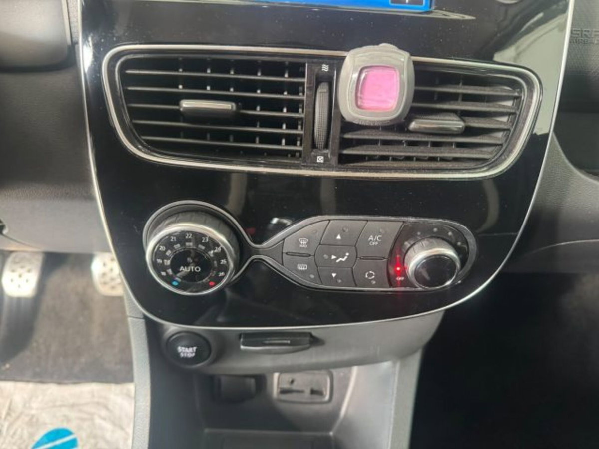 Renault Clio TCe 120CV Start&Stop 5 porte Energy Intens (18)