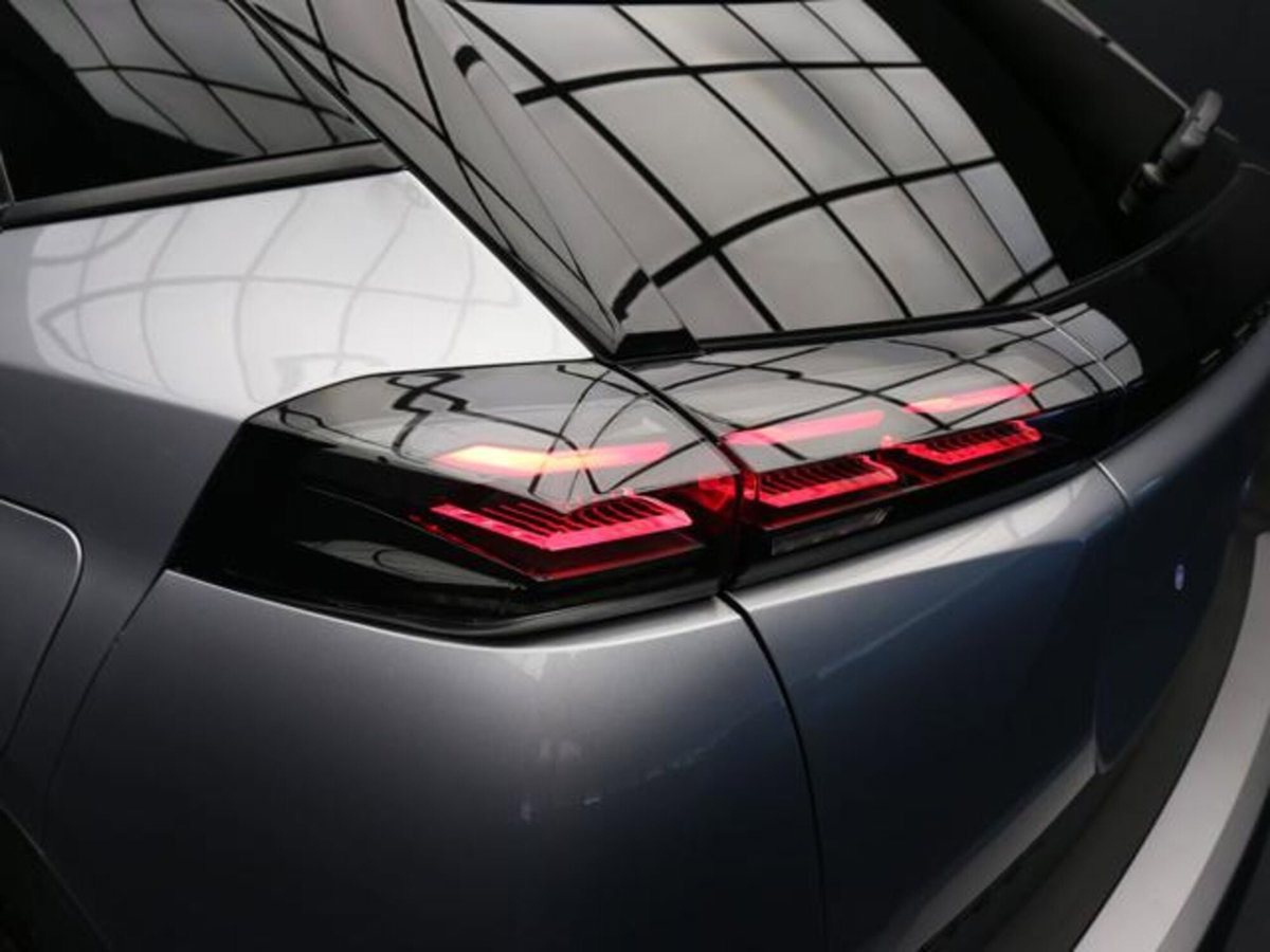 Peugeot 2008 PureTech 100 S&S Allure (11)