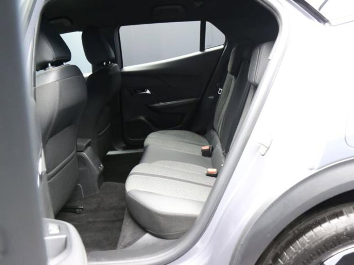Peugeot 2008 PureTech 100 S&S Allure (8)
