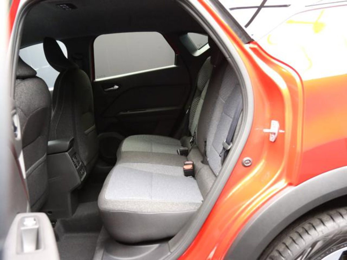 Renault Captur 1.2 eco-g Techno 120cv (8)