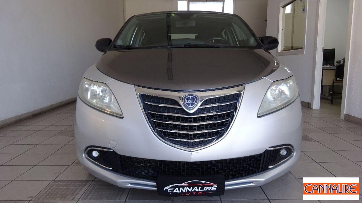 Lancia Ypsilon 0.9 TwinAir 85 CV 5 porte S&S Silver