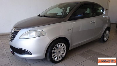 Lancia Ypsilon 0.9 TwinAir 85 CV 5 porte S&S Silver (3)