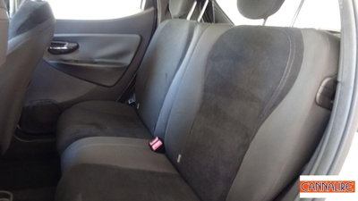 Lancia Ypsilon 0.9 TwinAir 85 CV 5 porte S&S Silver (7)