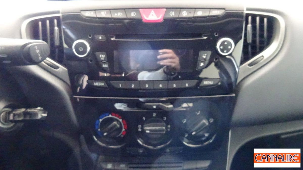 Lancia Ypsilon 0.9 TwinAir 85 CV 5 porte S&S Silver (9)