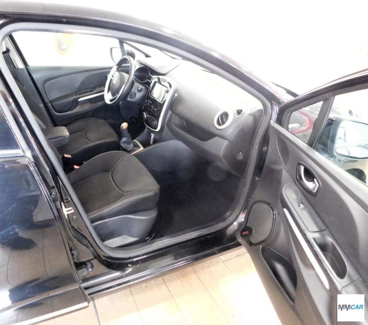 Renault Clio 1.5 dCi 8V 75CV Start&Stop 5 porte Duel (6)