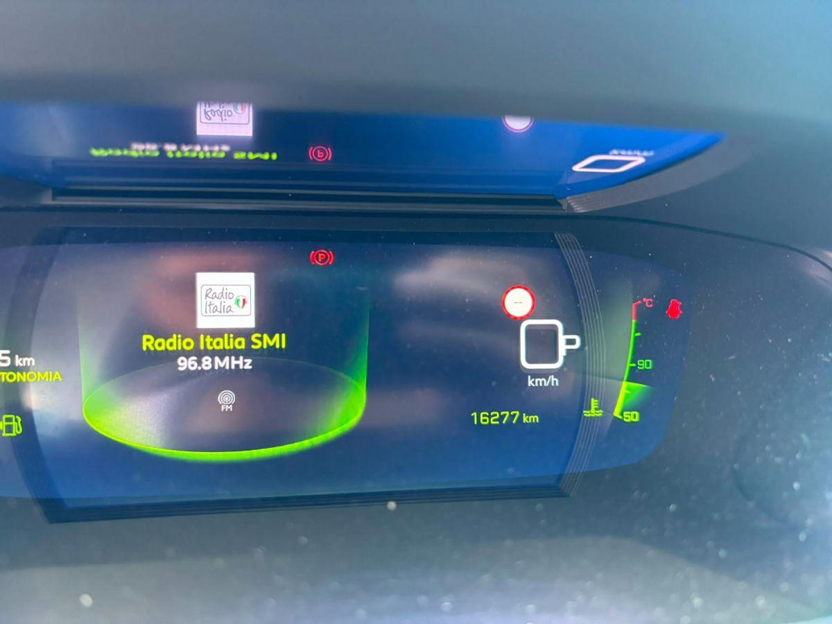 Peugeot 2008 BlueHDi 130 S&S EAT8 Allure Pack (14)