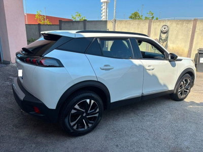 Peugeot 2008 BlueHDi 130 S&S EAT8 Allure Pack (2)