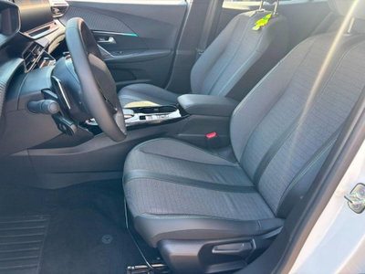 Peugeot 2008 BlueHDi 130 S&S EAT8 Allure Pack (9)