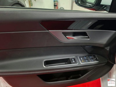 Jaguar XF 2.0 D 180 CV AWD aut. R-Sport (17)