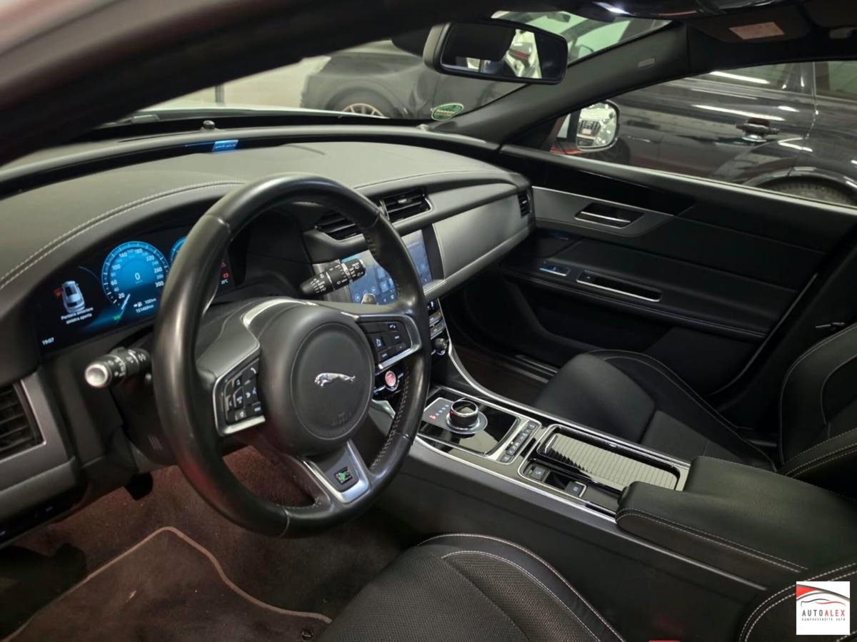 Jaguar XF 2.0 D 180 CV AWD aut. R-Sport (8)