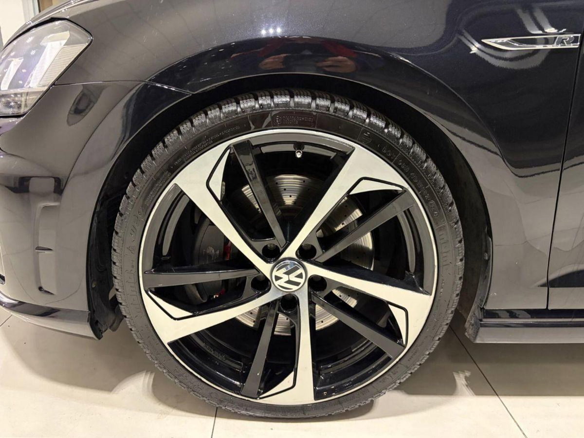 Volkswagen Golf R 2.0 5p. (8)