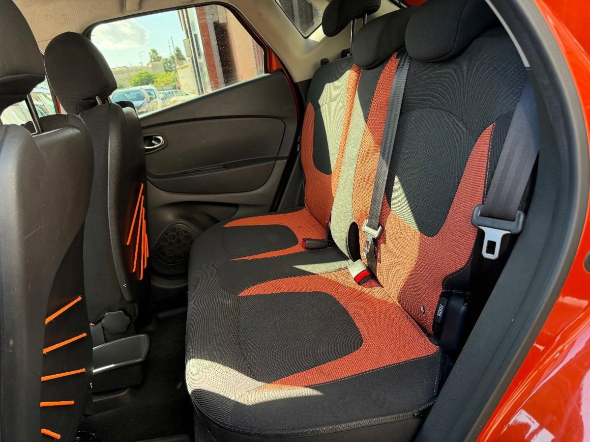 Renault Captur dCi 8V 90 CV EDC Start&Stop Energy Zen (12)