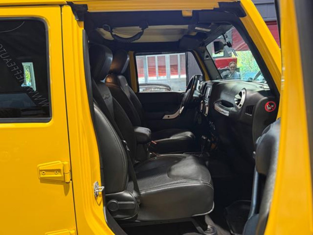 Jeep Wrangler Unlimited 2.8 CRD DPF X Auto (15)