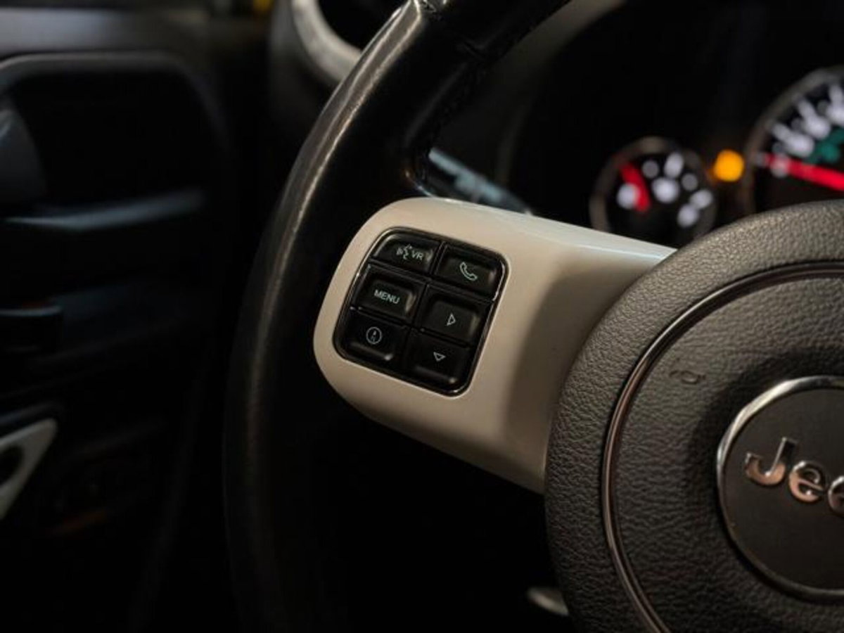 Jeep Wrangler Unlimited 2.8 CRD DPF X Auto (19)