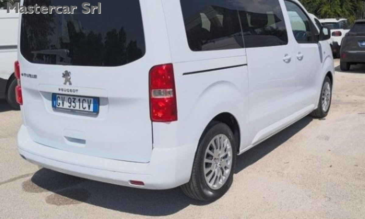Peugeot Traveller Traveller M1 std 136cv 75kWh Business (2)