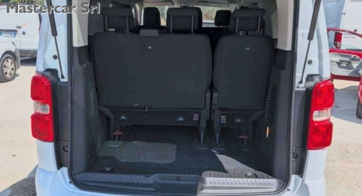 Peugeot e-Traveller motore elettrico 136 CV 75kWh Standard Business (9)