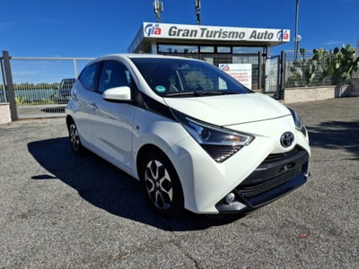 Toyota Aygo 1.0 VVT-i 72 CV 5 porte x-play MMT usata