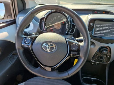 Toyota Aygo 1.0 VVT-i 72 CV 5 porte x-play MMT (10)