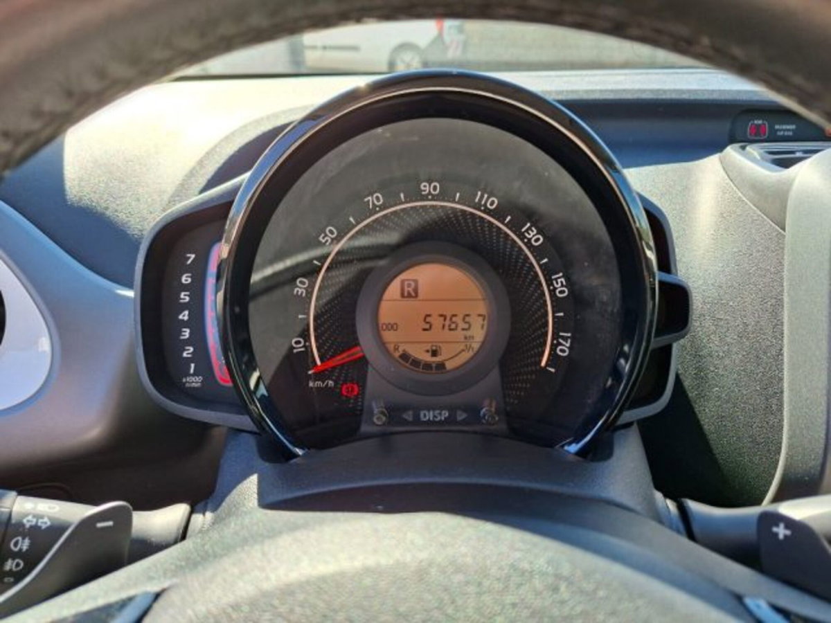 Toyota Aygo 1.0 VVT-i 72 CV 5 porte x-play MMT (15)