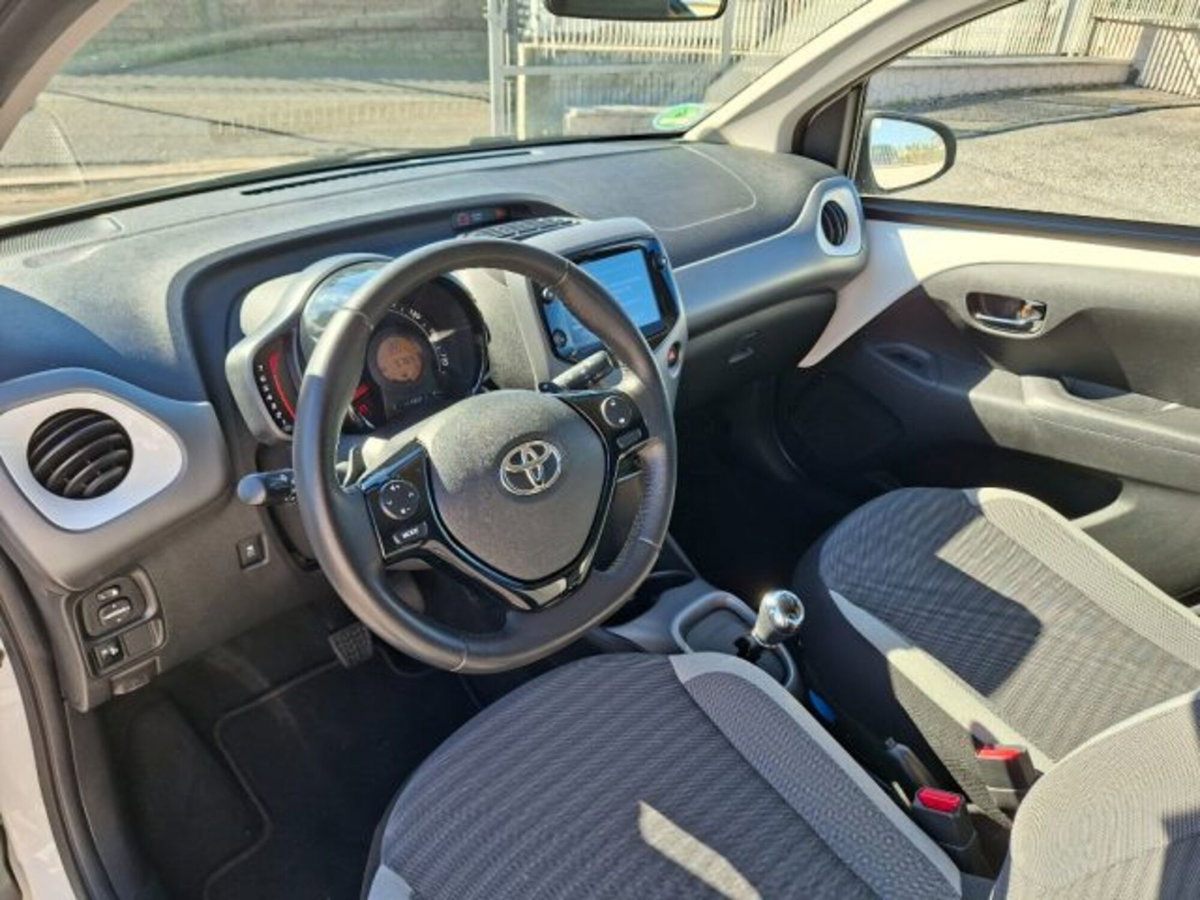Toyota Aygo 1.0 VVT-i 72 CV 5 porte x-play MMT (5)